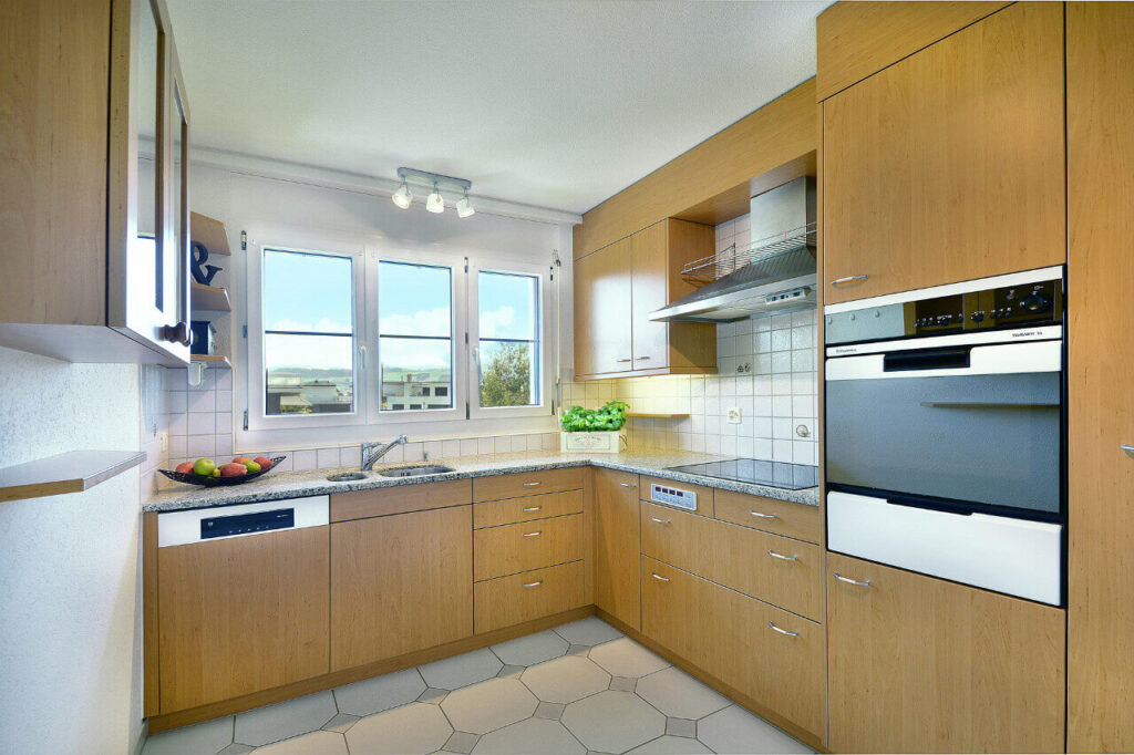 Küche und Blick aus dem Küchenfenster richtig fotografieren